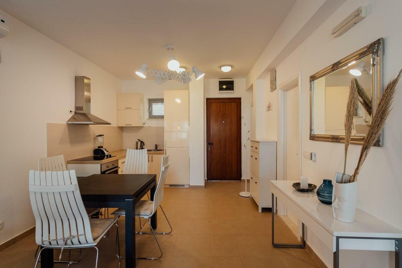 Acacia Hill A3 Apartment Thenovici Exterior photo