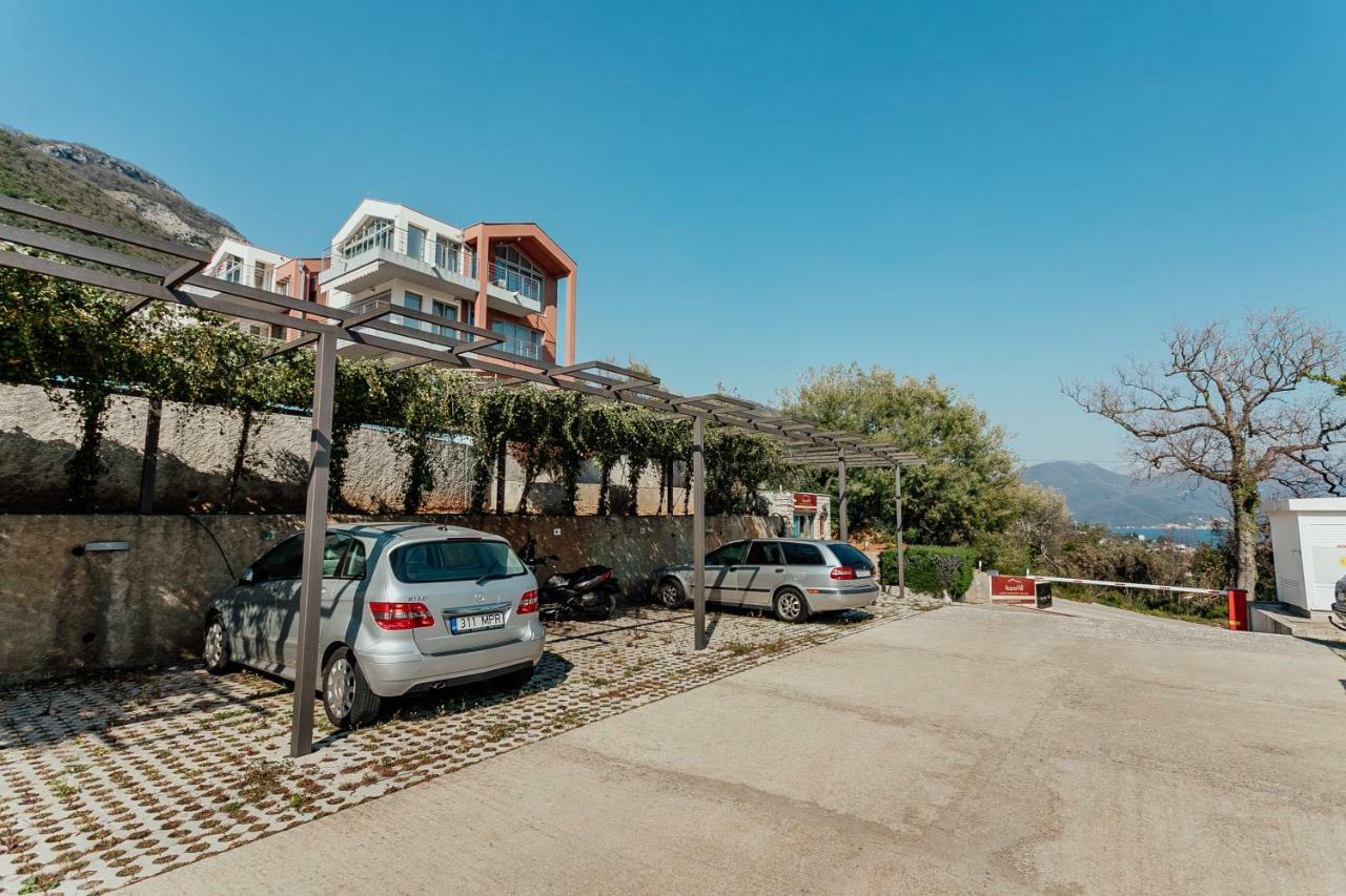 Acacia Hill A3 Apartment Thenovici Exterior photo