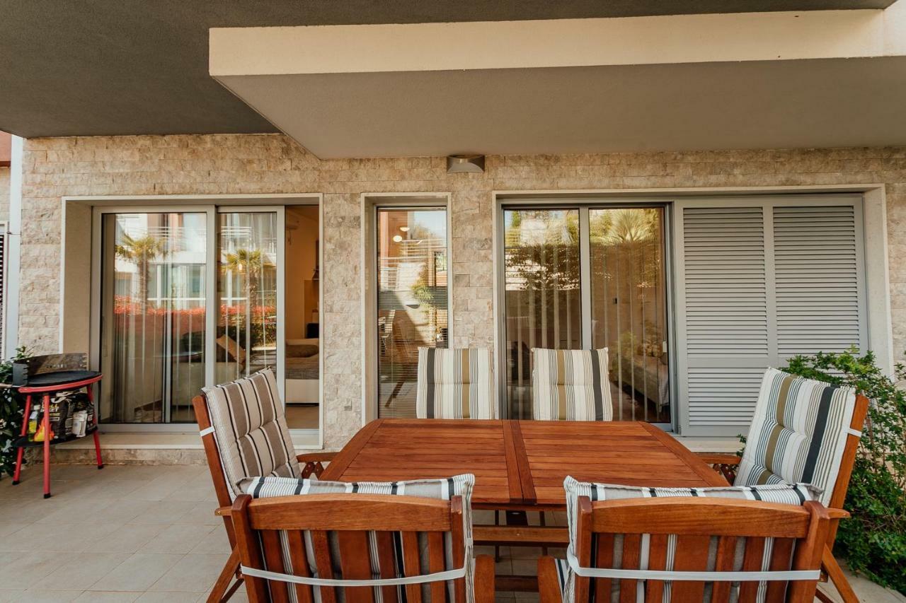Acacia Hill A3 Apartment Thenovici Exterior photo