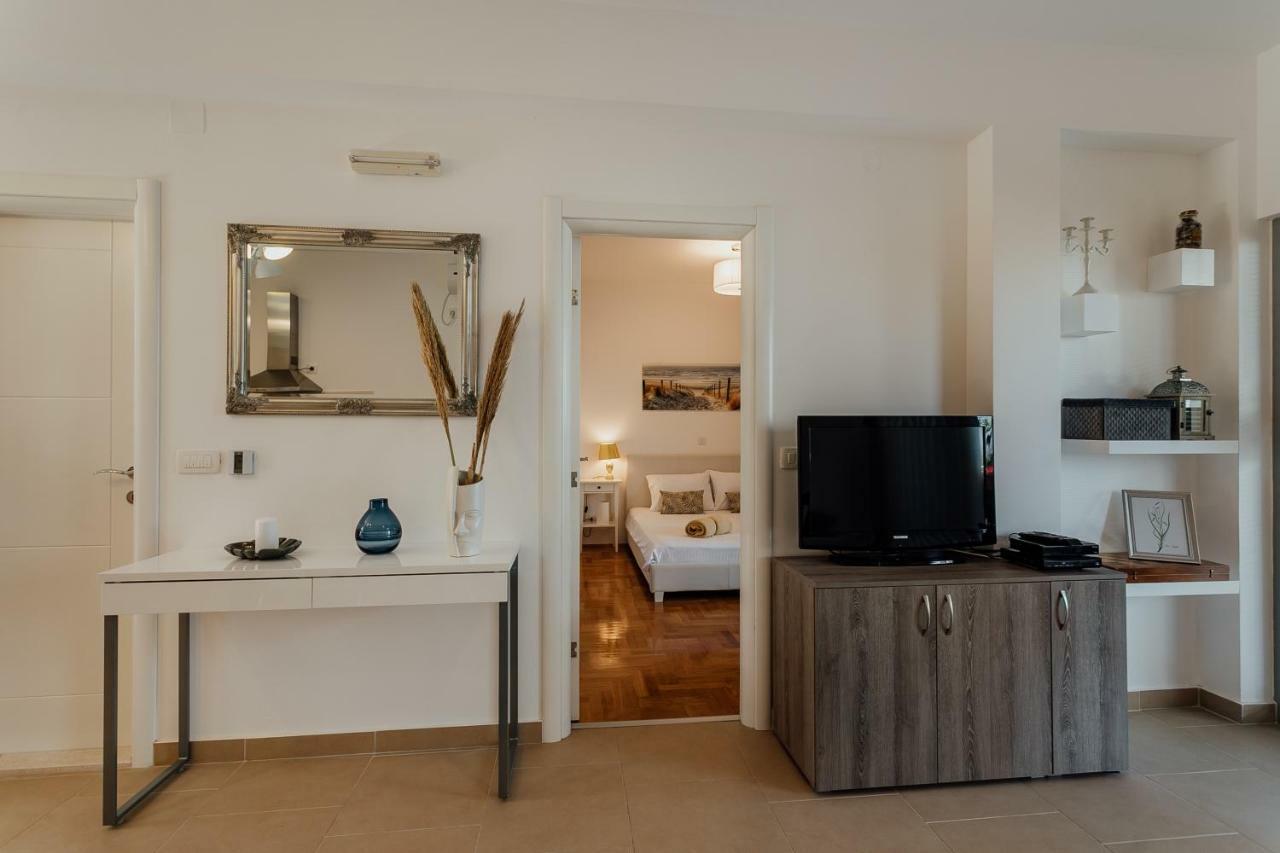 Acacia Hill A3 Apartment Thenovici Exterior photo