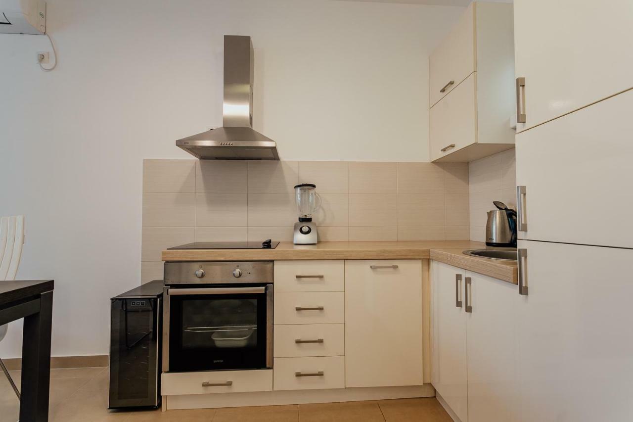 Acacia Hill A3 Apartment Thenovici Exterior photo