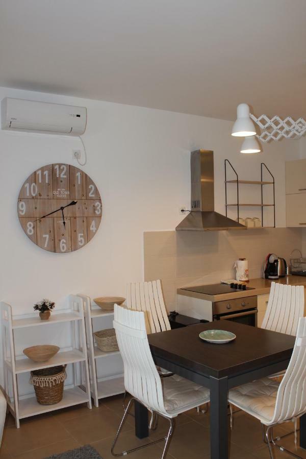Acacia Hill A3 Apartment Thenovici Exterior photo